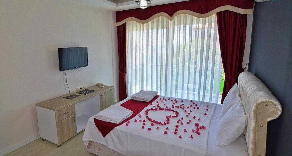 Airport Guelluek Otel Milas Zewnętrze zdjęcie